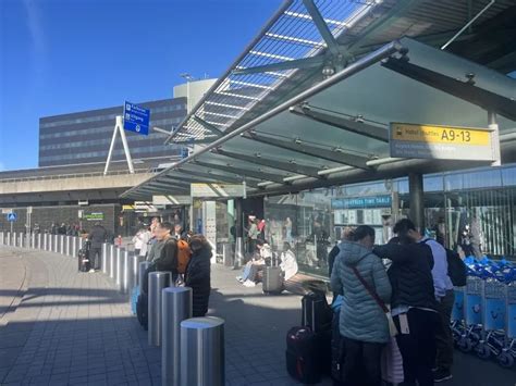 airport shuttle amsterdam.